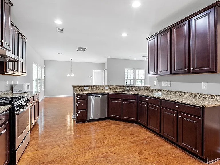 1121 Survada Ln — Photo 5