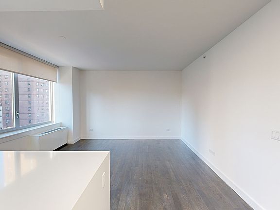 3rd image of 801 Amsterdam Ave APT 6C