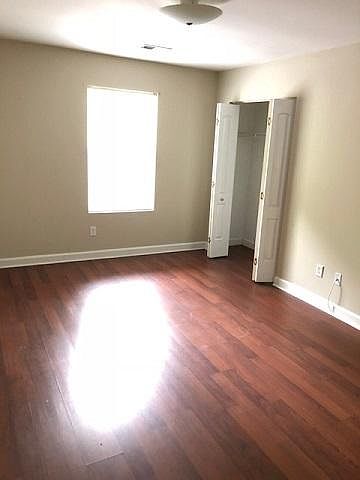 Master bedroom w/dual closets