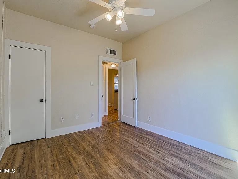 1005 E Moreland St — Photo 21