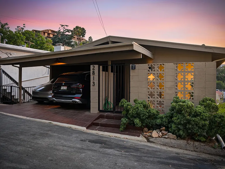 2813 Pacific View Trl — Photo 1