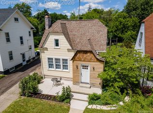 39 Mohawk Rd, Pontiac, MI 48341