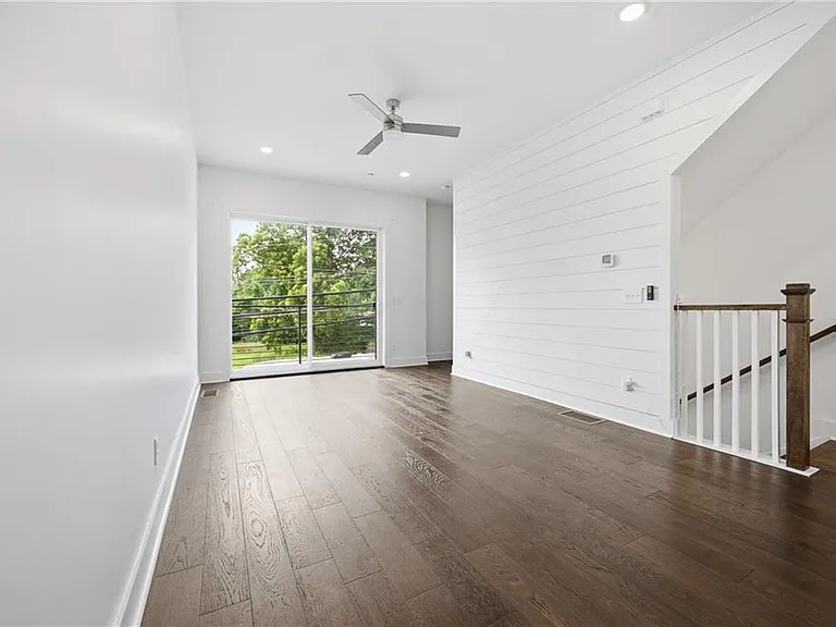 211 Bass St SW #10 — Photo 12