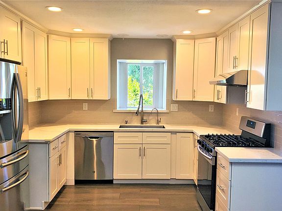 4th image of 4136 Lemoyne Way
