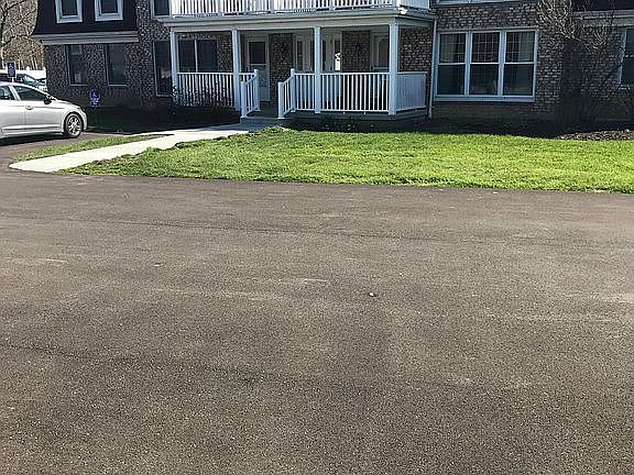 2nd image of 95-4 Carriage Dr