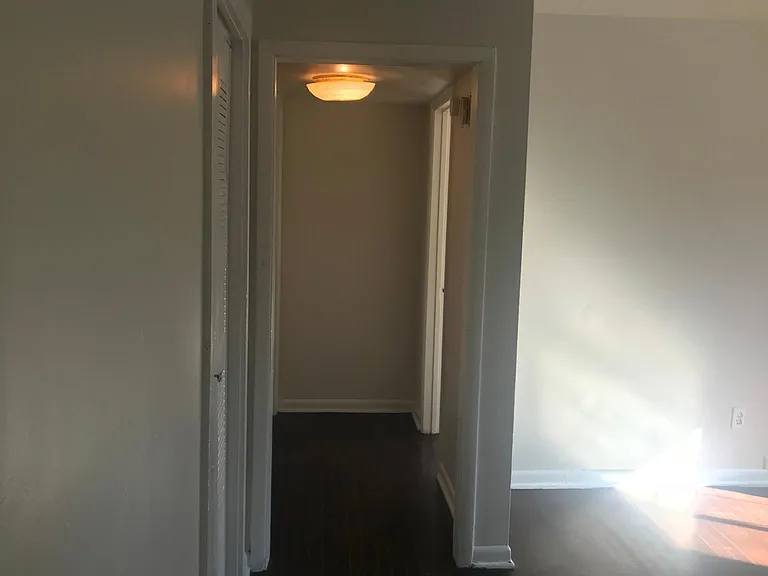 1096 Jolly Ave — Photo 6