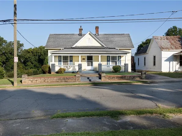 1836 Chapel St, Winston Salem, NC 27127