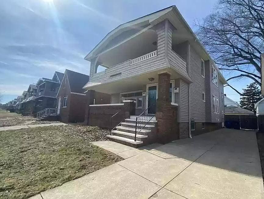 1st image of 2160 Chesterland Ave
