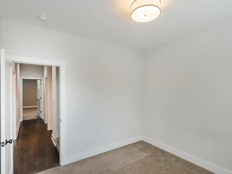 708 Tral St — Photo 30