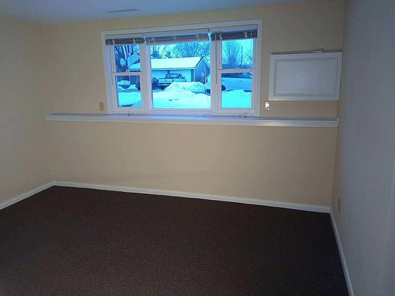 3rd image of 922 Spencer St S APT 1
