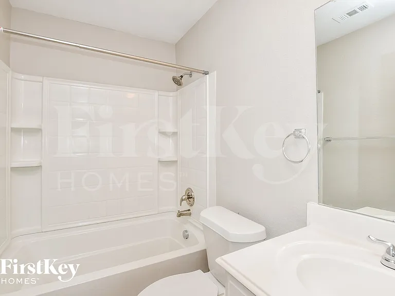 716 Austin Ln — Photo 13