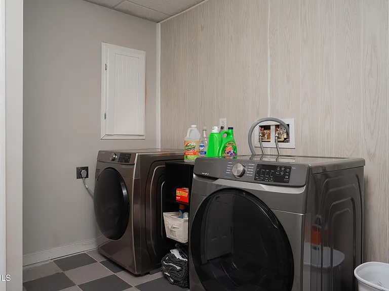 135 Riders Dr — Photo 38