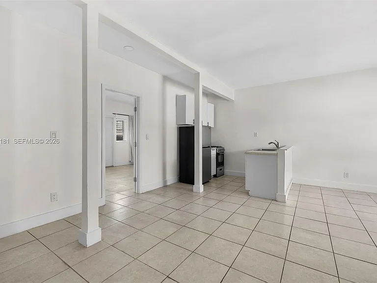 8135 Crespi Blvd #4 — Photo 19