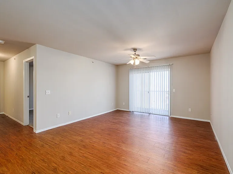 Sandstone Heights Apartments — Photo 19