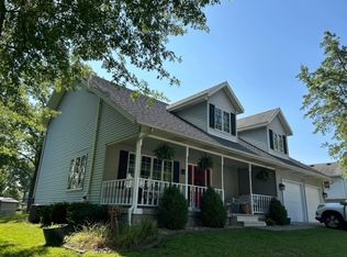 976 S Cedar Hill Dr, Decatur, IL 62521