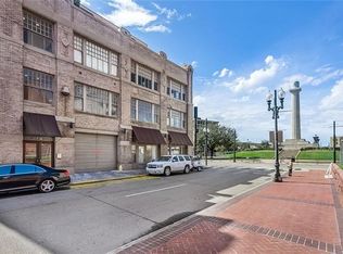1000 Saint Charles Ave APT A, New Orleans, LA 70130