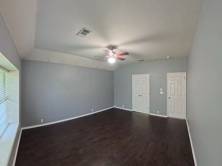 2029 Oak Manor Dr — Photo 11