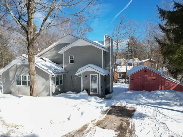 28 Davis Road, New Hartford, CT 06057