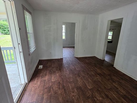 4th image of 1612 North St