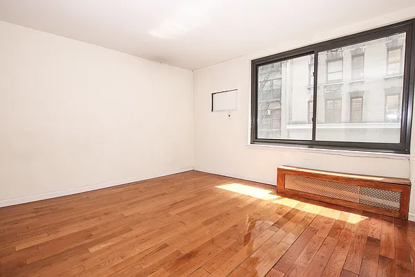 Rented by Avenues Real Estate | media 4
