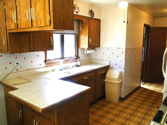 4th image of 1000 Rosary Ln