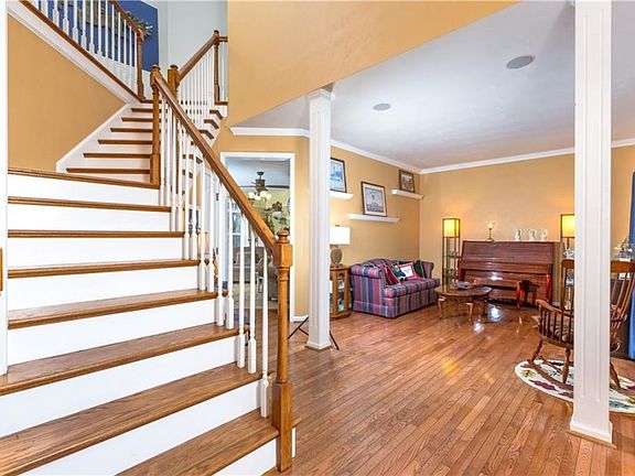 3rd image of 136 Whimbrel Dr