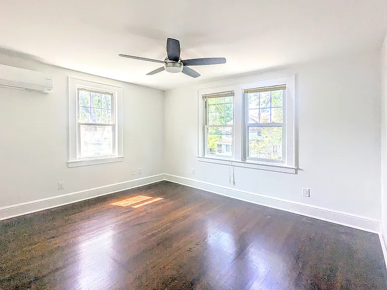 344 Roslyn Ave #2 — Photo 8