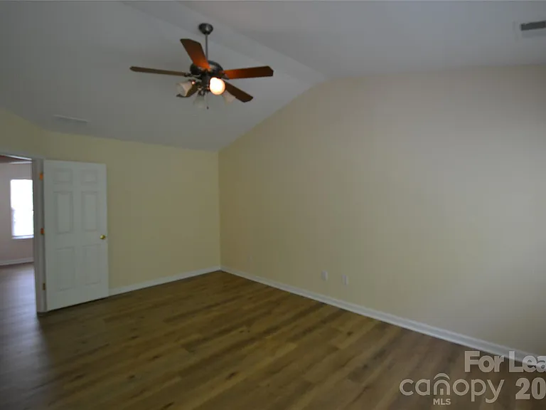 6820 Beverly Springs Dr — Photo 29