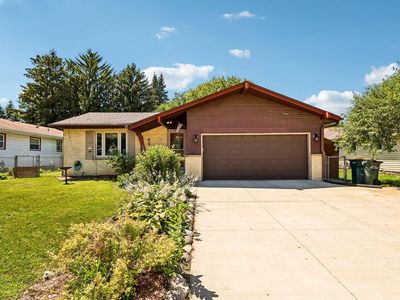 708 Riverview DRIVE, West Bend, WI, 53095