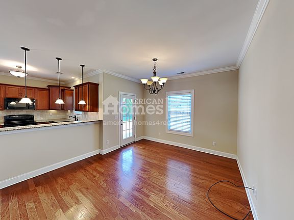 5th image of 3614 Genoa Dr
