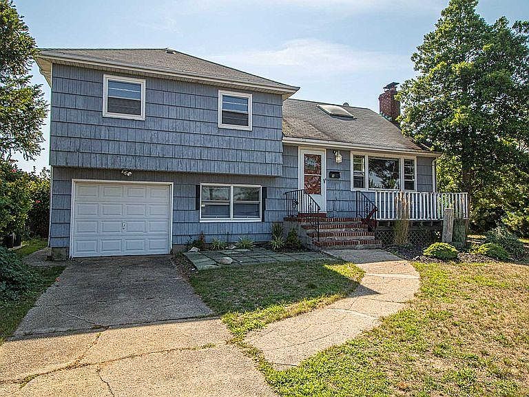 1st image of 18126 Gormley Ave