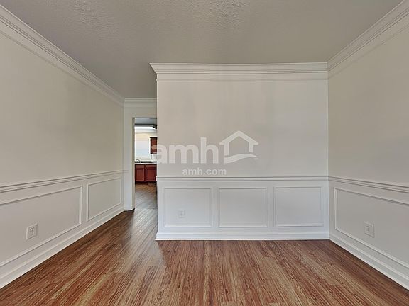 5th image of 3127 Champions Trail Ln