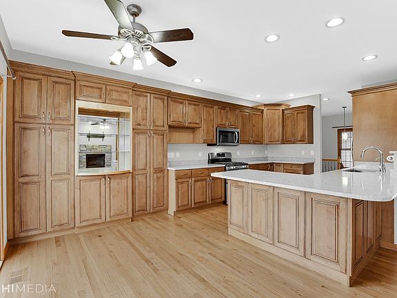 2nd image of 9487 Torrance Pl