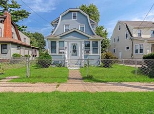 19 Hamilton Pl, Hempstead, NY 11550