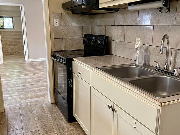 4th image of 6641 Glen Oaks Dr