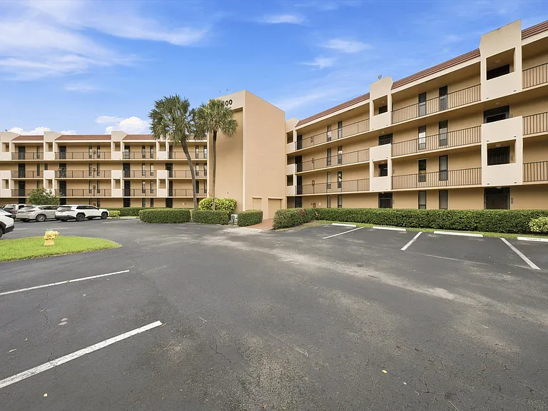 6539 Coral Lake Dr #403 — Photo 2