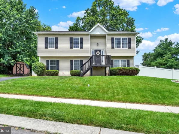 25 Susquehannock Dr, York Haven, PA 17370