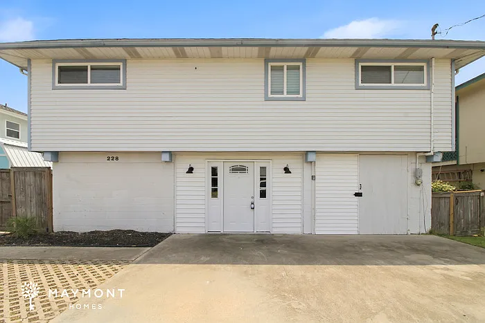 228 Barracuda St