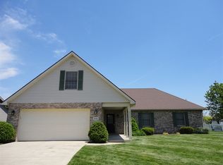 918 Saint Leonards Ln, Tipp City, OH 45371