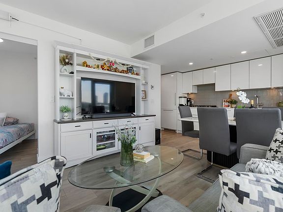 4th image of 10428 Whalley Blvd #308