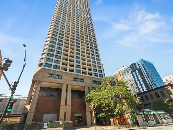 1030 N State St APT 29C, Chicago, IL 60610