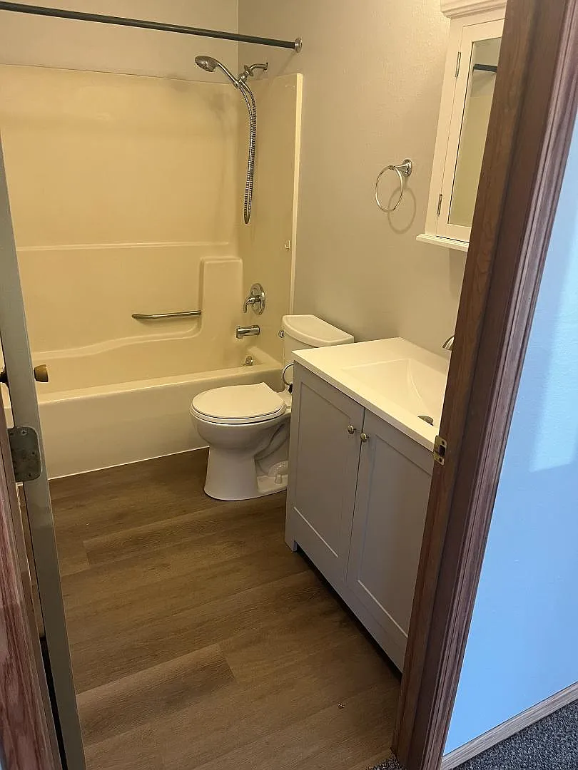 521 Lincoln Street - 204 — Photo 1