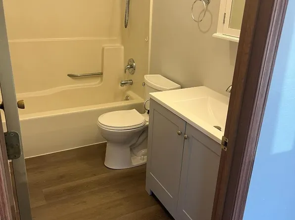 521 Lincoln St #204, Mauston, WI 53948