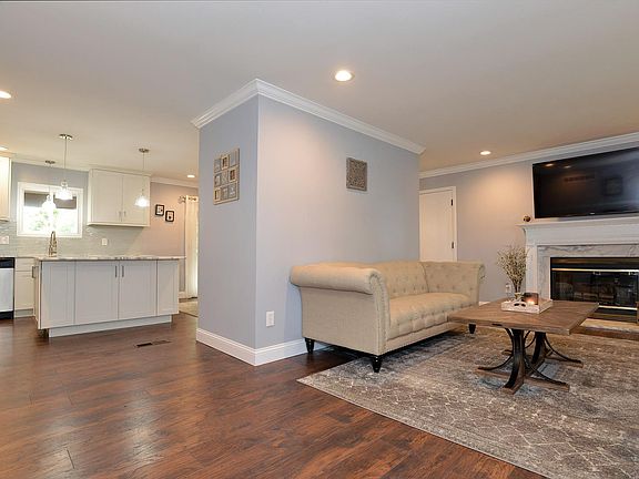 4th image of 7345 Terri Robyn Dr