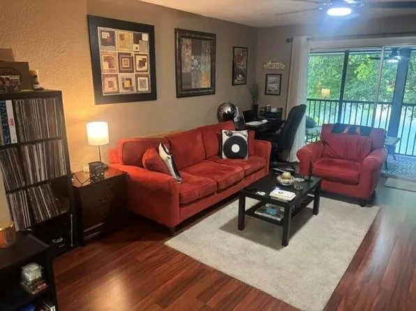 200 Country Club Dr APT 108, Largo, FL 33771