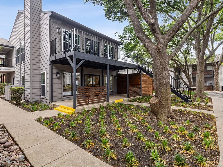 Ashton Oaks Apartments — Photo 17