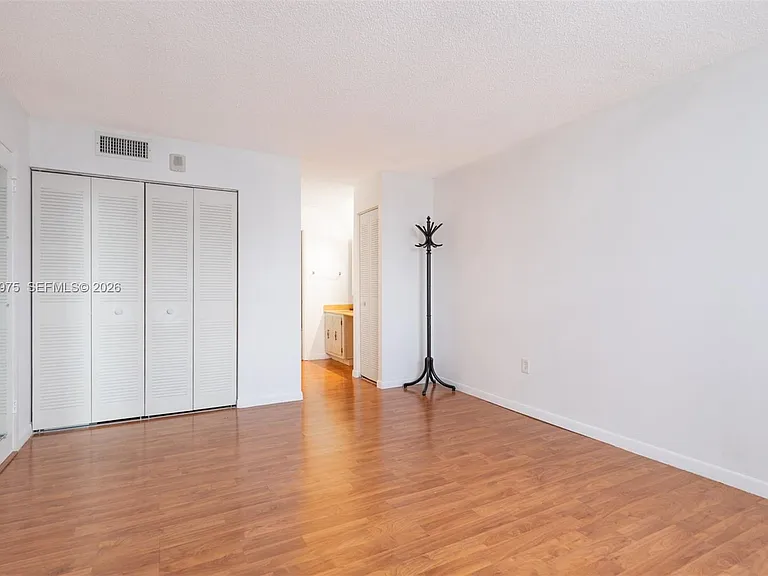 6900 Bay Dr #6H — Photo 8