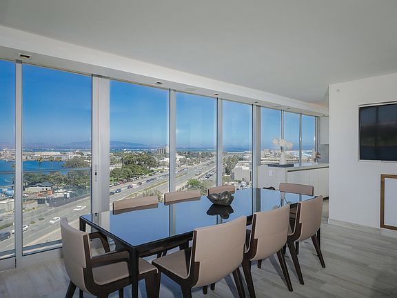 3rd image of 1820 Avenida Del Mundo Unit 707
