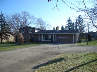 5025 Oakridge Dr, North Royalton, OH 44133