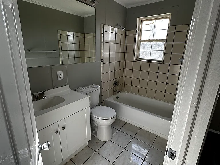 1628 1/2 Rivermont Hts #2 — Photo 3
